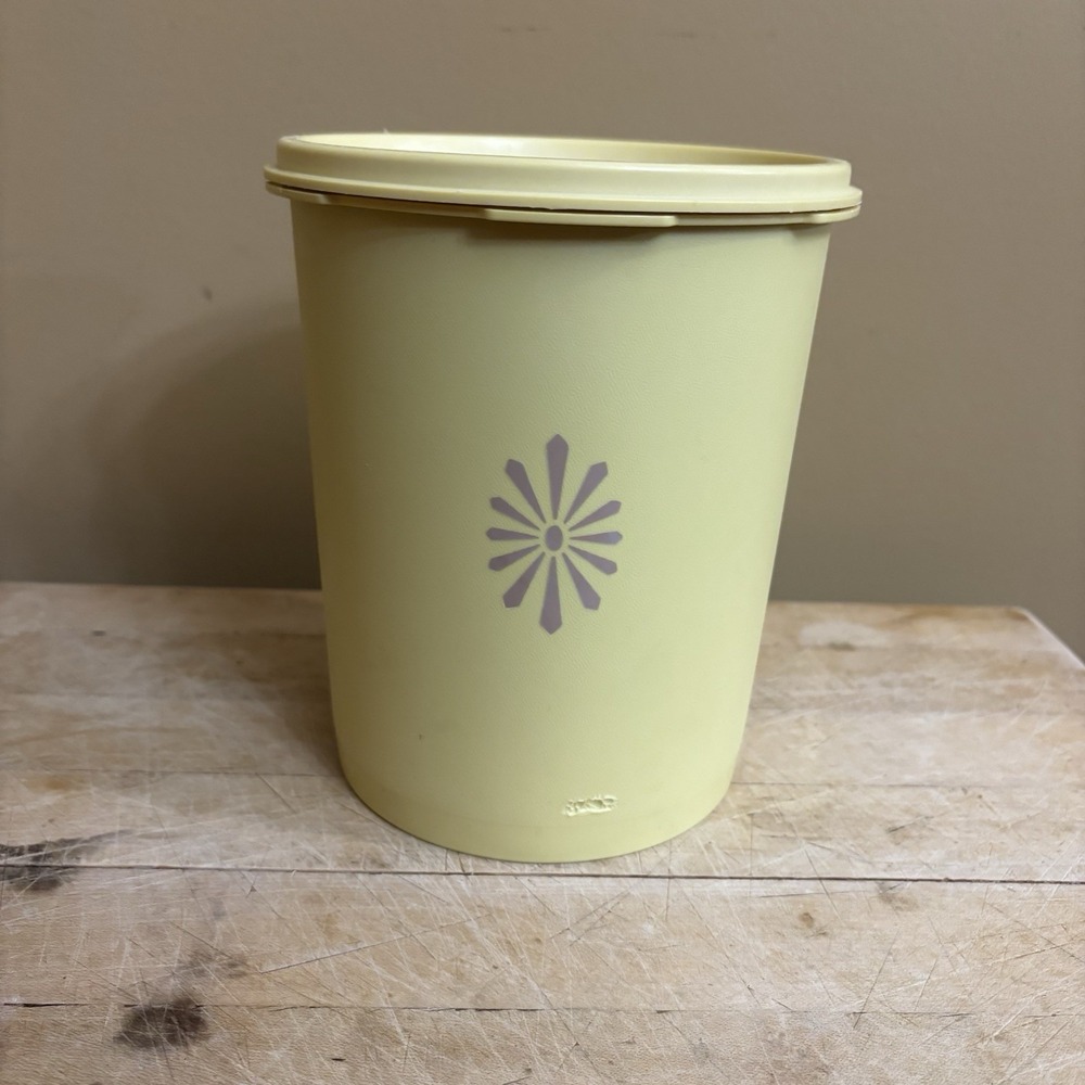 Vintage Tupperware Yellow Servalier Canister 809-5 ‎ 811-3 With Lid Set Of 2